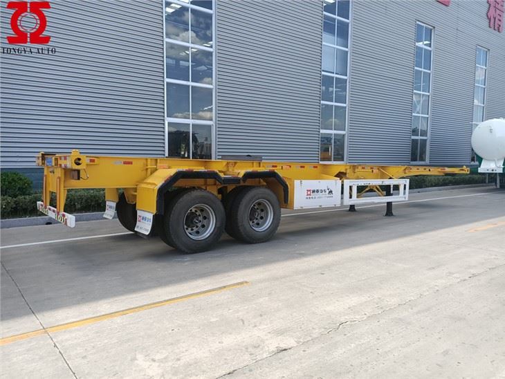 Xe đầu kéo container