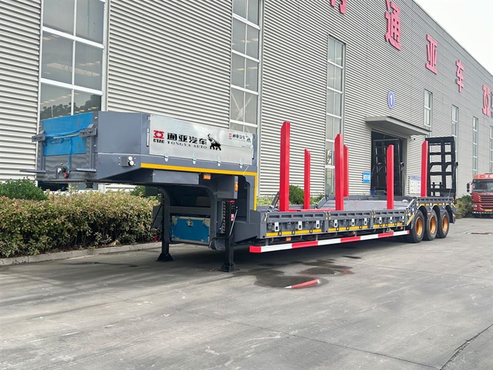 Chứng nhận OTTC Xe bán tải giường thấp có thang cơ khí